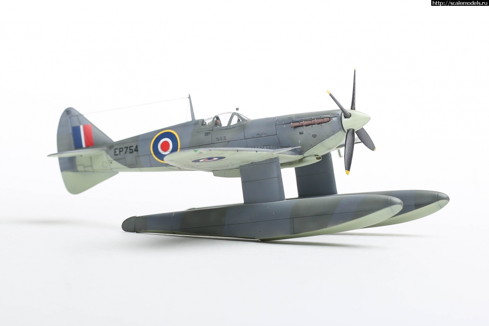 1651160882_235B5205.JPG : #1737016/ Spitfire Mk.Vb Floatplane, Brengun 1/72   