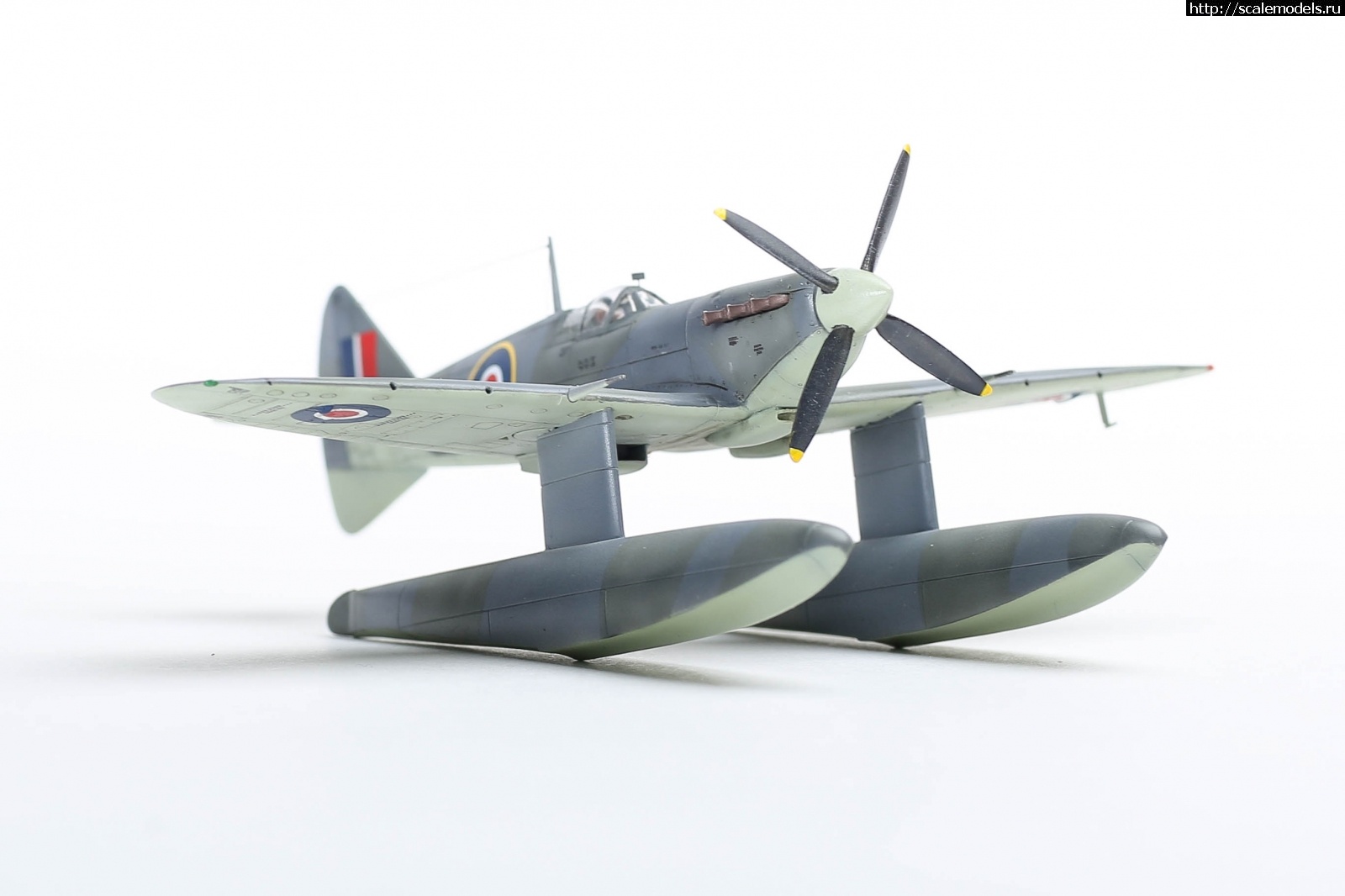 1651160883_235B5207.JPG : #1737016/ Spitfire Mk.Vb Floatplane, Brengun 1/72   