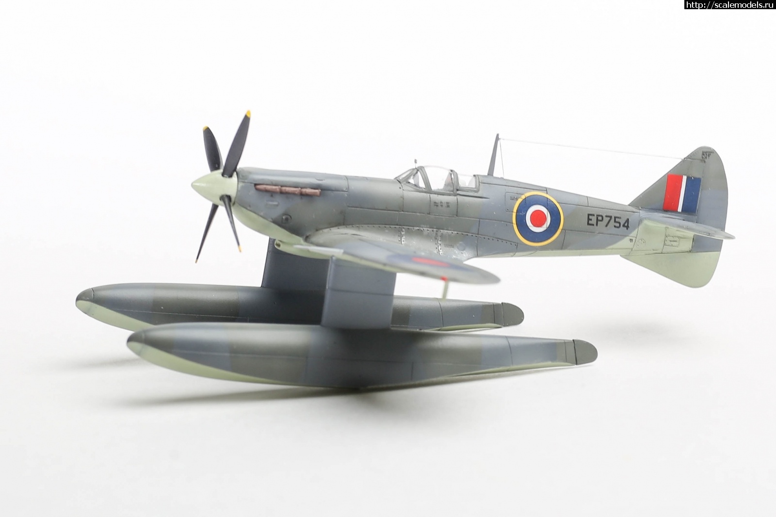 1651160887_235B5213.JPG : #1737016/ Spitfire Mk.Vb Floatplane, Brengun 1/72   