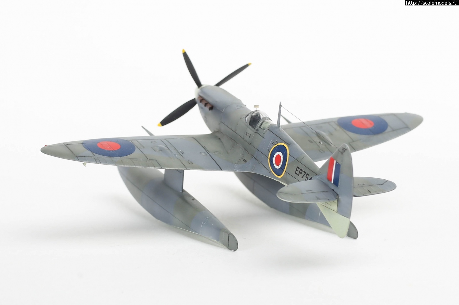 1651160891_235B5218.JPG : #1737016/ Spitfire Mk.Vb Floatplane, Brengun 1/72   