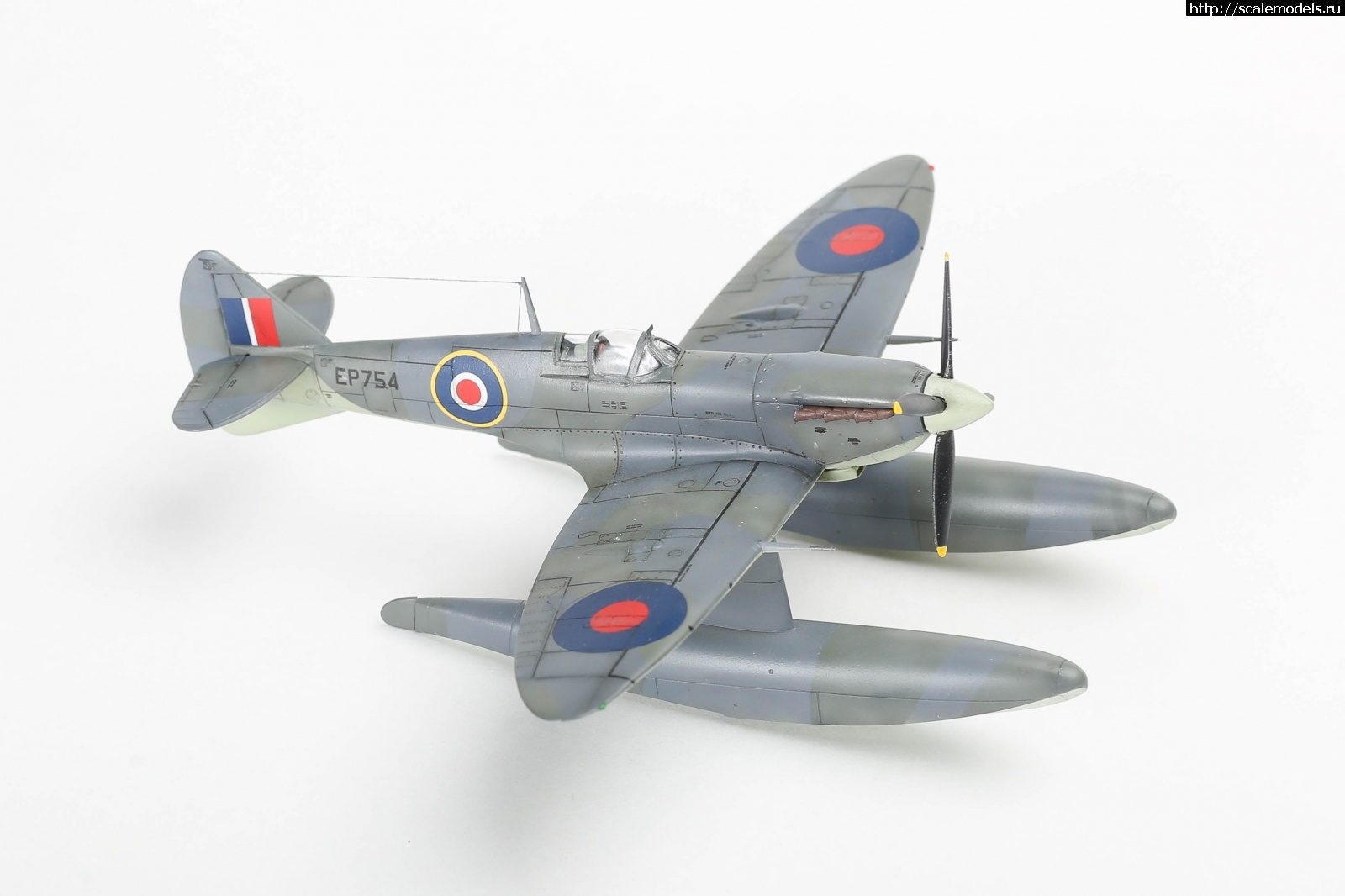 1651160900_235B5223.JPG : #1737016/ Spitfire Mk.Vb Floatplane, Brengun 1/72   