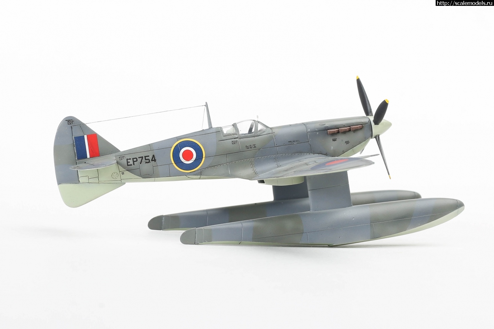 1651160906_235B5225.JPG : #1737016/ Spitfire Mk.Vb Floatplane, Brengun 1/72   