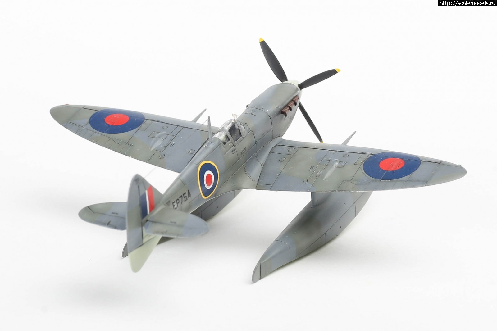 1651160913_235B5228.JPG : #1737016/ Spitfire Mk.Vb Floatplane, Brengun 1/72   