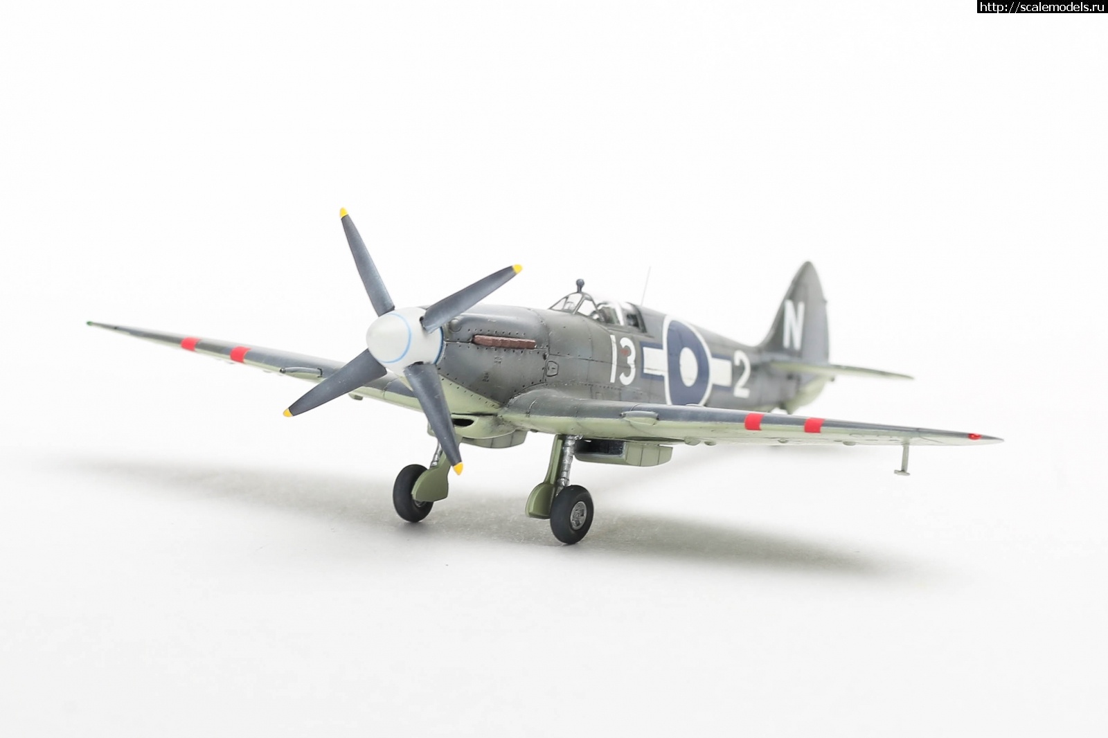 1651179519_235B5154.JPG : #1737056/ Seafire Mk.XV late Sword 1/72   