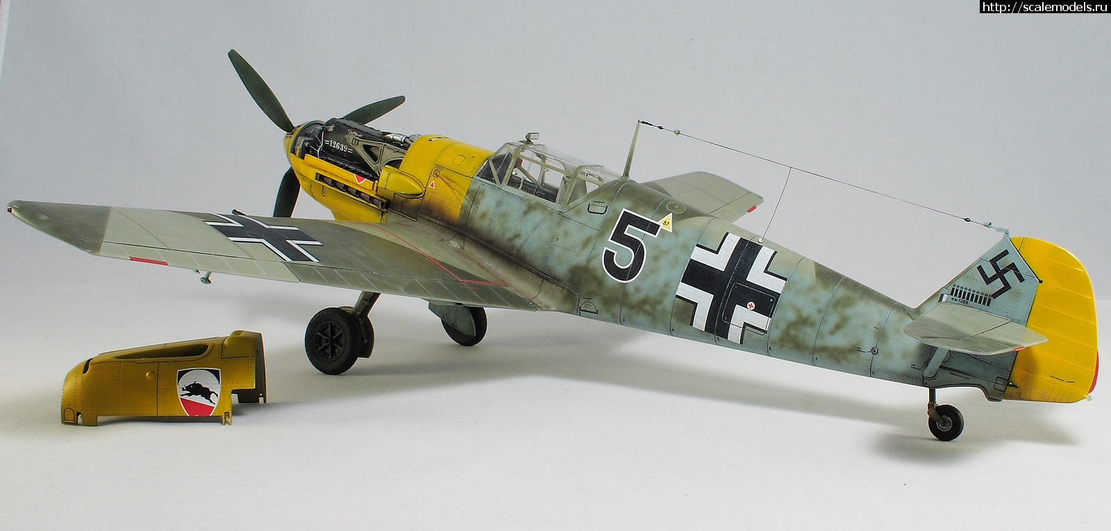 1668531922_IMG_0816.JPG : #1760904/ Cyber hobby 1/32 messerschmitt Bf-109E-3 .  