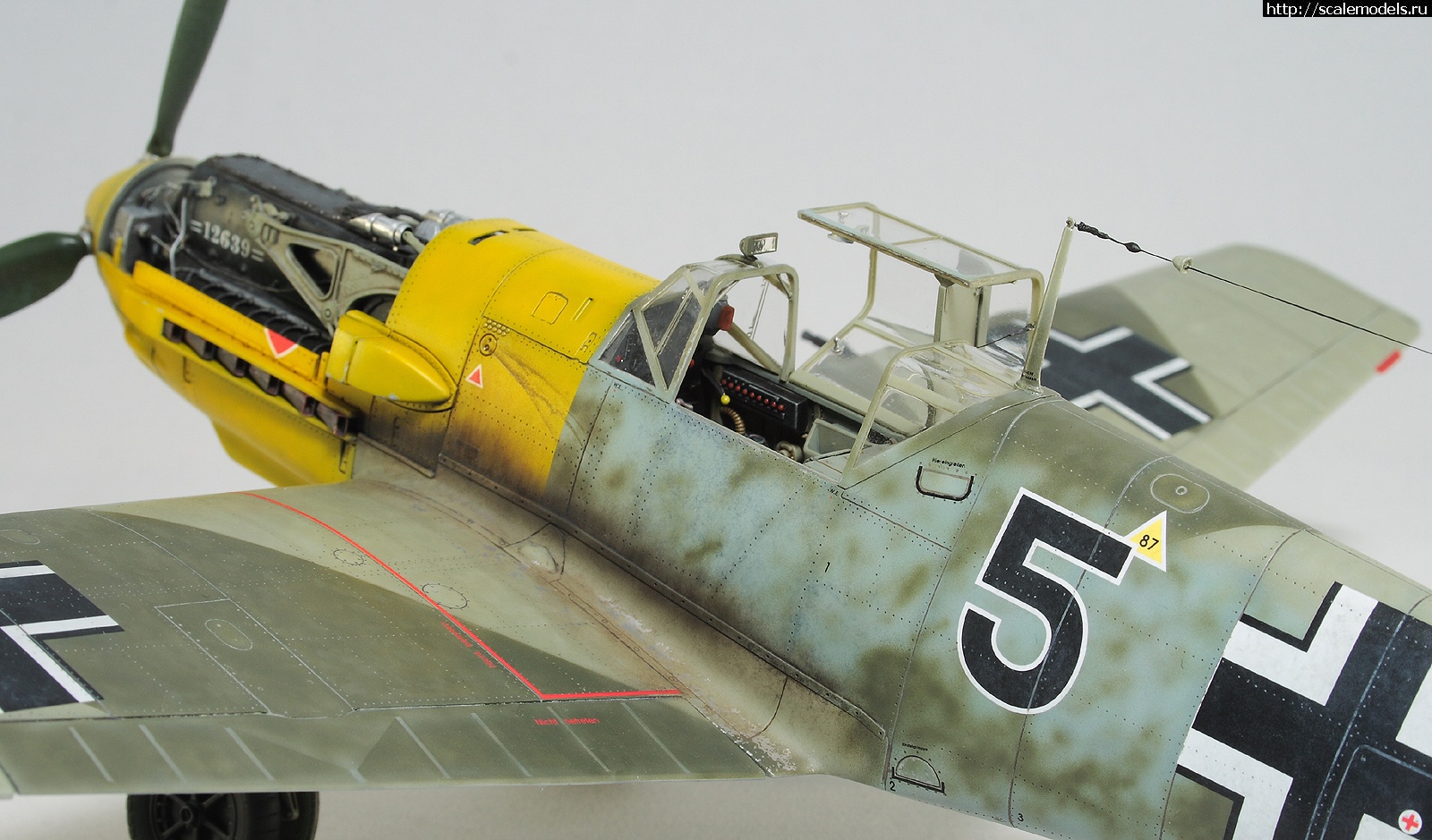 1668532012_IMG_0833.JPG : #1760904/ Cyber hobby 1/32 messerschmitt Bf-109E-3 .  