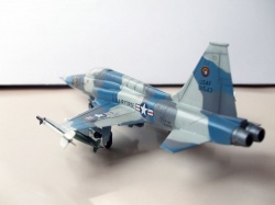 Starfix 1/72 F-5A Tiger -     