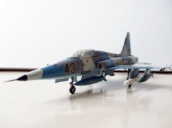 Starfix 1/72 F-5A Tiger -     