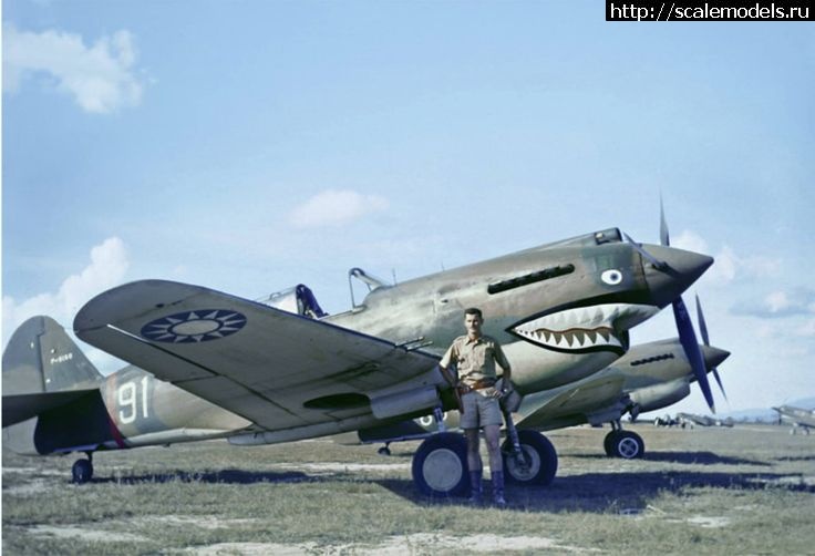 1670342914_Bronco-Curtiss-P-40C-Hawk-81-A2-Fighter-AVG-48th-scale-review---image9-copy.jpg : #1764000/  1/72 P-40B Flying Tigers  