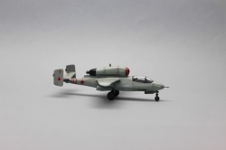 HobbyBoss 1/72 He-162A -    .