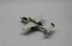 HobbyBoss 1/72 He-162A -    .