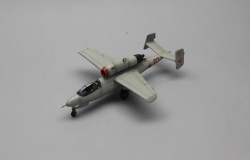 HobbyBoss 1/72 He-162A -    .