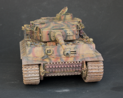 Tamiya 1/35 Pz. Kpfw.VI Ausf H Тигр