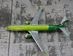  1/144 Boeing 737 MAX8 S7 Airlines