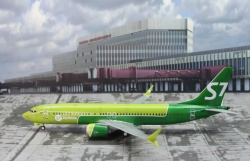  1/144 Boeing 737 MAX8 S7 Airlines