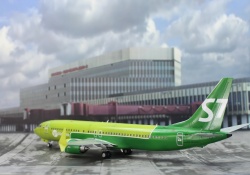  1/144 Boeing 737 MAX8 S7 Airlines