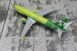  1/144 Boeing 737 MAX8 S7 Airlines