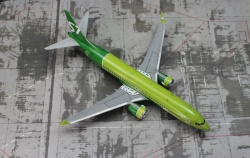  1/144 Boeing 737 MAX8 S7 Airlines