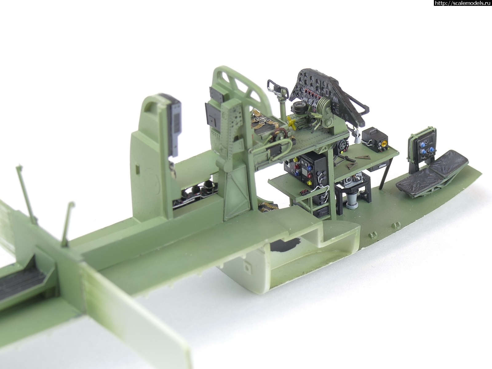 1676633698_P1290811_cr.jpg : #1774458/ Revell 1/72 Handley Page Halifax B.Mk.III  