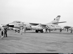 Italeri 1/72 Douglas B-66B Destroyer -  