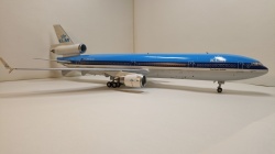  1/144 McDonnell Douglas MD-11 -  