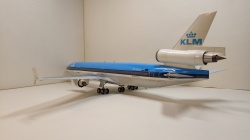  1/144 McDonnell Douglas MD-11 -  