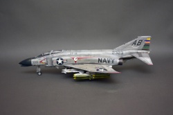 Academy 1/48 F-4B Phantom II  VF-14 Tophatters