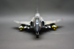 Academy 1/48 F-4B Phantom II  VF-14 Tophatters