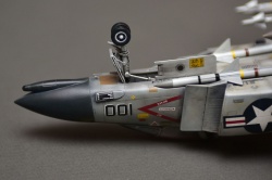 Academy 1/48 F-4B Phantom II  VF-14 Tophatters