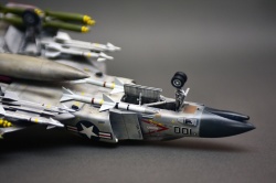 Academy 1/48 F-4B Phantom II  VF-14 Tophatters