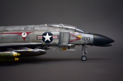 Academy 1/48 F-4B Phantom II  VF-14 Tophatters