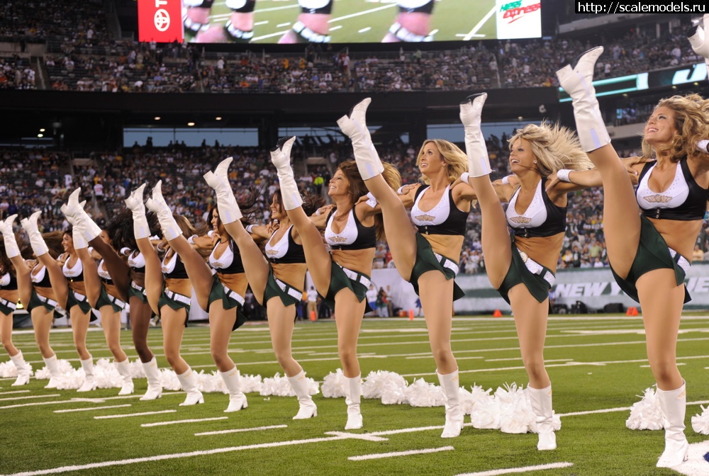 1677968536_1800x1209-px-cheerleader-football-jets-new-NFL-York-1772483.jpg : #1777153/ Novo 1/72 F8F Bearcat -  ...(#16116) -   