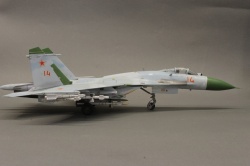 Trumpeter 1/72 -27  