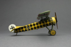 Arma Hobby 1/72 Fokker E.V -   1918 .