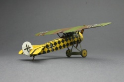 Arma Hobby 1/72 Fokker E.V -   1918 .