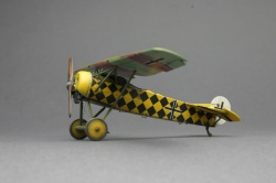 Arma Hobby 1/72 Fokker E.V -   1918 .