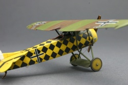 Arma Hobby 1/72 Fokker E.V -   1918 .