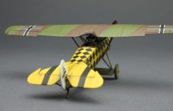 Arma Hobby 1/72 Fokker E.V -   1918 .