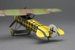 Arma Hobby 1/72 Fokker E.V -   1918 .