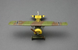 Arma Hobby 1/72 Fokker E.V -   1918 .