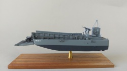 Trumperter 1/144 LCM 3