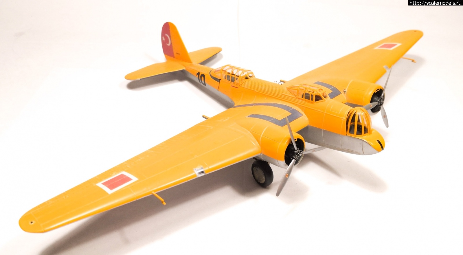 1685900588_PSX_20230604_223114.jpg : #1788900/ Martin 139 Special hobby 1/72   