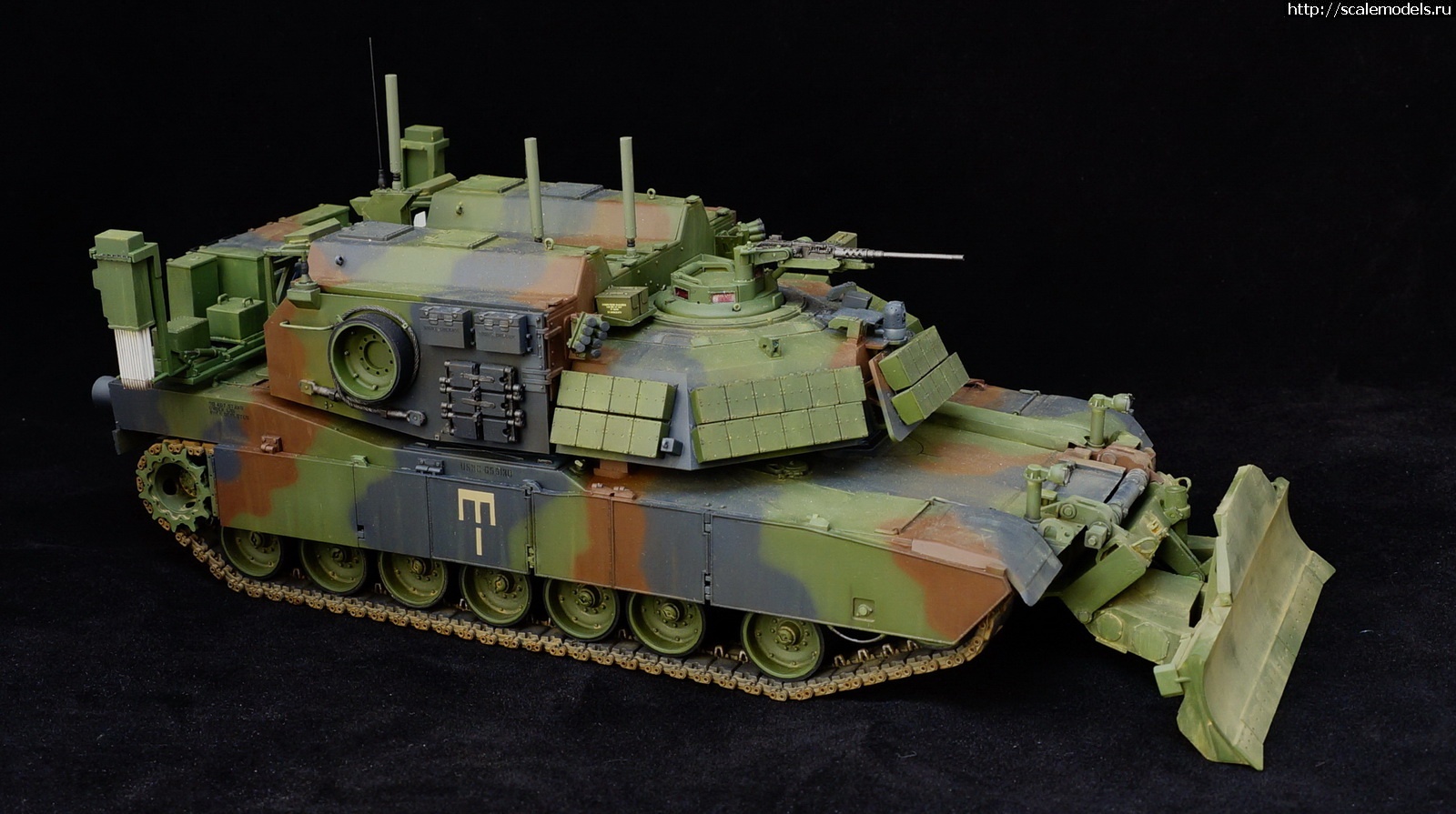 1691253343_1.jpg : #1795866/ RFM 1/35 M1 Assault Breacher Vehicle (ABV)   