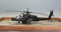 /Academy 1/72 Mc Donnell-Douglas AH-64A Apache