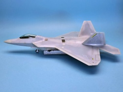 HobbyBoss 1/72 F-22 Raptor