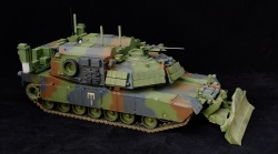 RFM 1/35 M1 Assault Breacher Vehicle