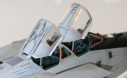 HobbyBoss 1/48 -31 , RF-95201