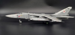 Trumpeter 1/72 -242 / 75  2015 .