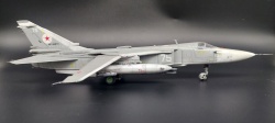 Trumpeter 1/72 -242 / 75  2015 .