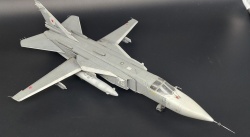 Trumpeter 1/72 -242 / 75  2015 .